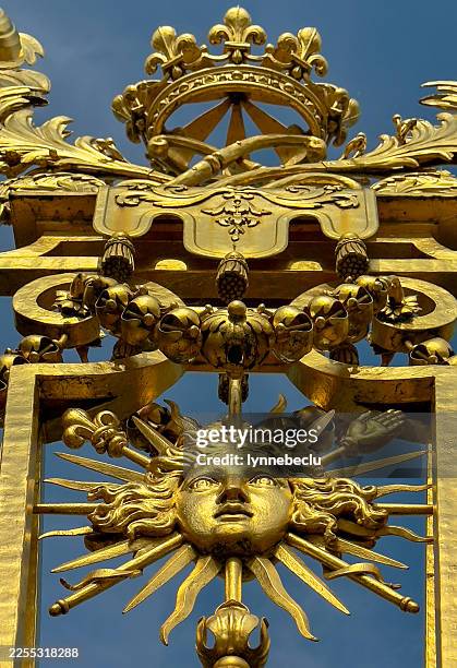 porta reale - palazzo di versailles - reggia di versailles foto e immagini stock