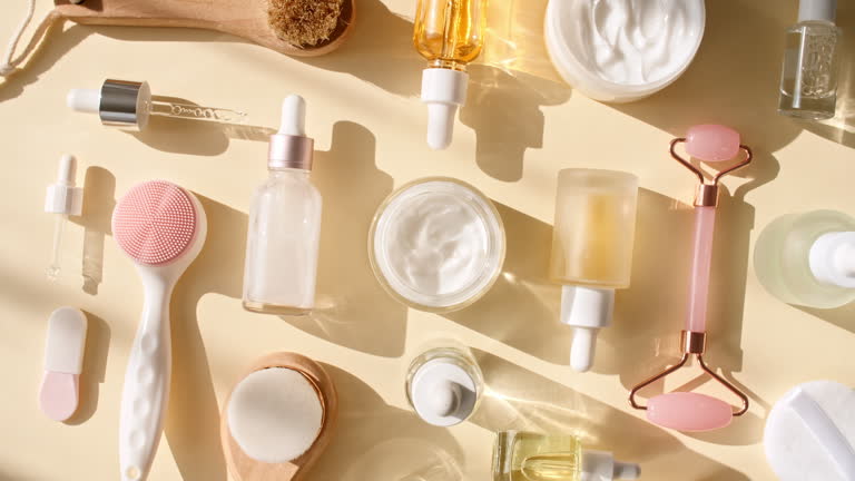 https://media.gettyimages.com/id/2255366848/video/glass-cosmetic-bottles-with-pipette-for-serum-extract-aromatic-essential-oil-and-emulsion.jpg?b=1&s=640x640&k=20&c=Ok9RAO2i18ubWAZt0_9stQroxL2sJwALQeoipeQZimQ=