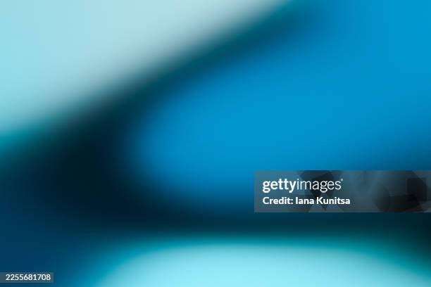 abstract smooth bright blue and black light gradient texture background. futuristic 3d pattern. design element. copy space, place for text. neon empty, blank banner. - fokus auf den hintergrund stock-fotos und bilder
