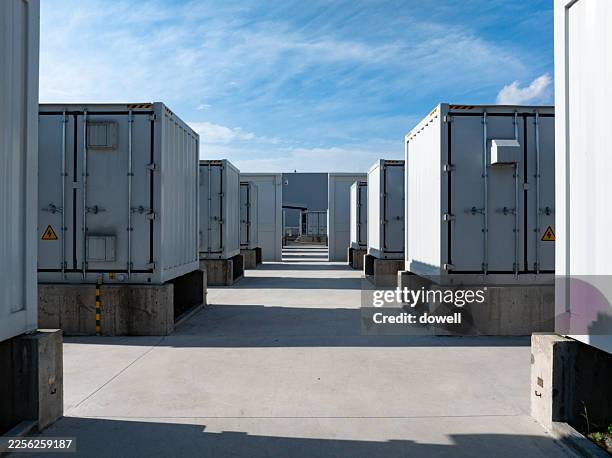 overlooking an energy storage power station in the city - energy storage stock pictures, royalty-free photos & images