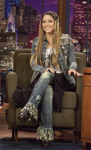 Shakira at "The Tonight Show with Jay Leno" at the NBC Studios in Burbank, Ca. Thursday, April 11, 2002. Photo by Kevin Winter/ImageDirect.