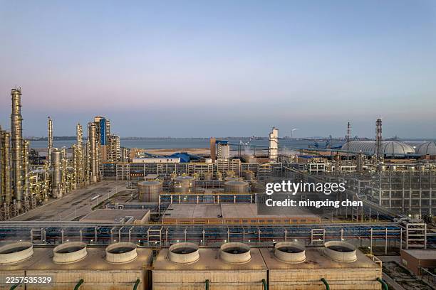 aerial photography - gas refinery stock pictures, royalty-free photos & images