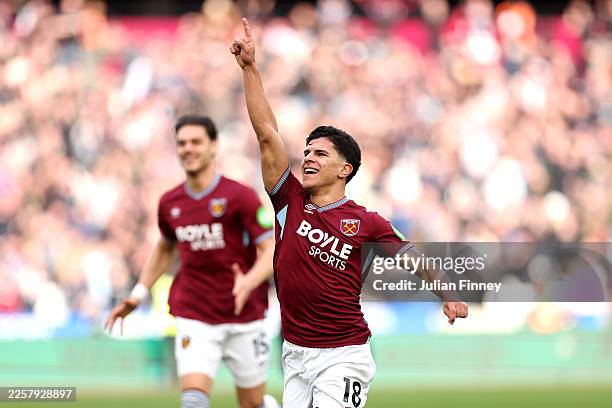 Mateus Fernandes of West Ham United celebrates scoring his team's third goal during the Premier League match between West Ham United and Sunderland...