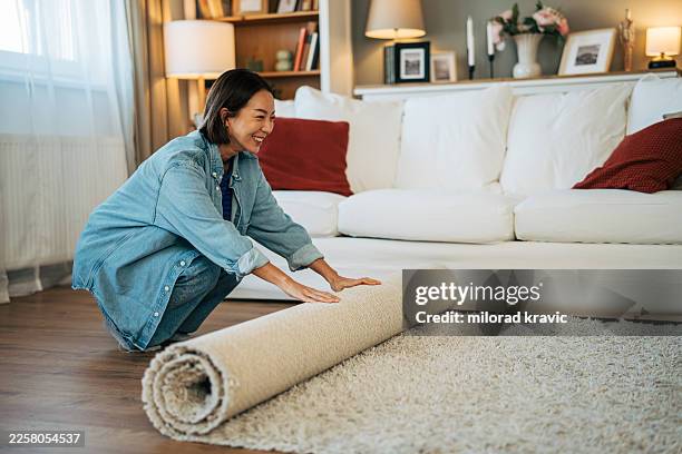 447 Bilder und Stockfotos zu Teppich Ausrollen