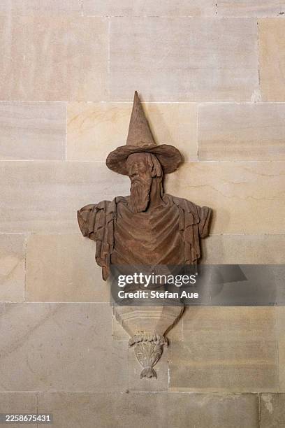 blick auf lacock abbey, lacock abbey courtyard tea room und umgebung, harry-potter-filmdrehort in lacock, großbritannien - harry potter und die kammer des schreckens filmtitel stock-fotos und bilder