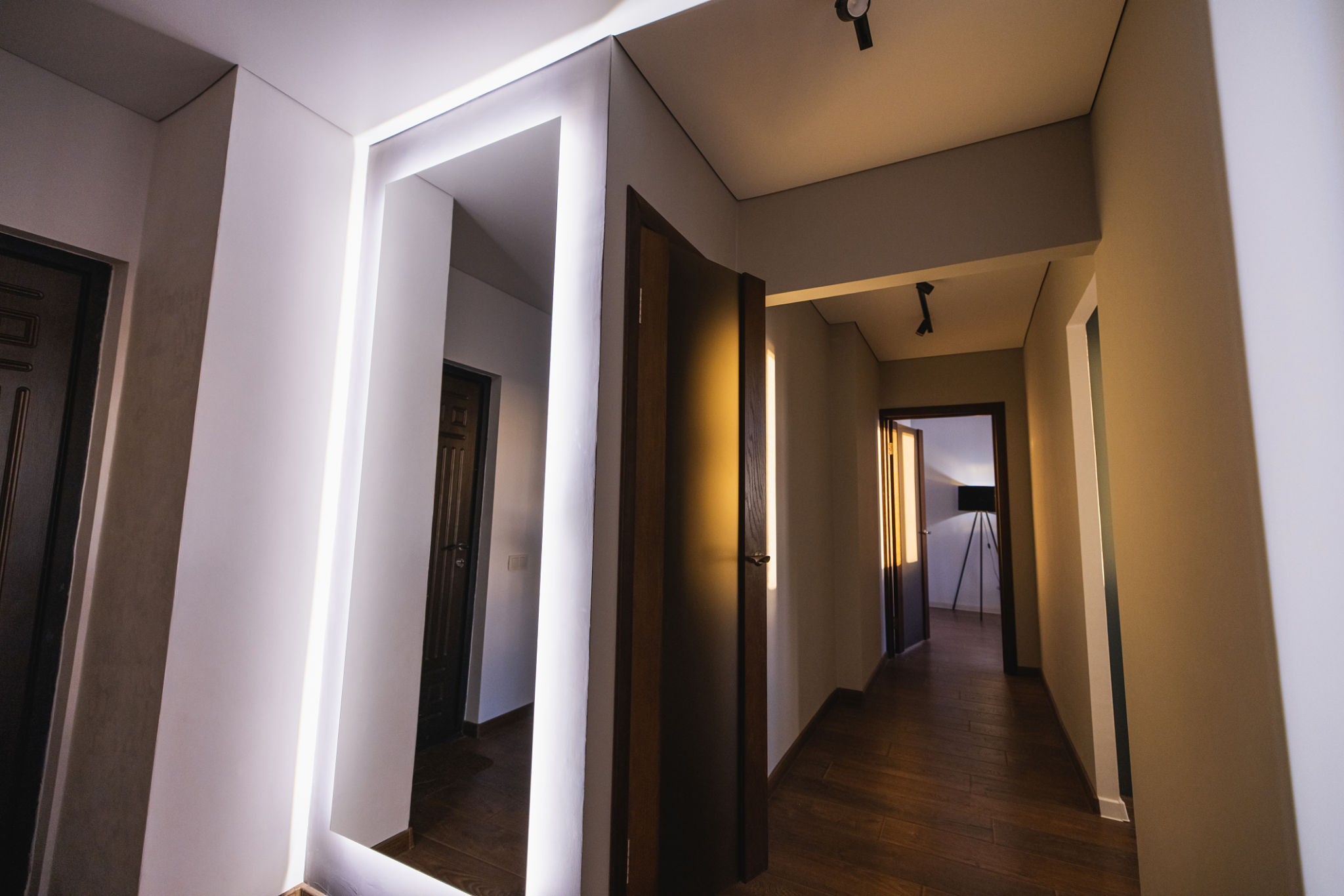 decorative mirror studio