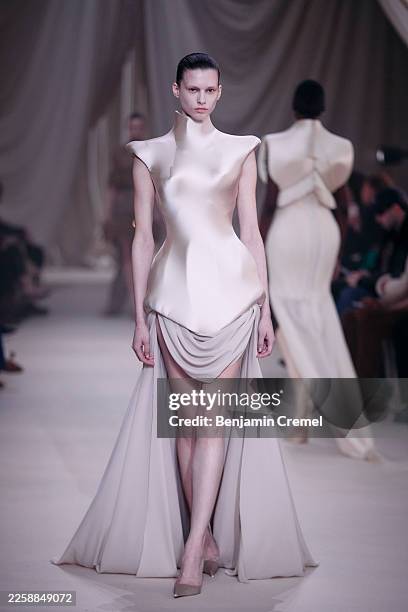 Model walks the runway during the Ashi Studio Haute Couture Week Spring/Summer 2026 show as part of Paris Fashion Week on January 29, 2026 in Paris,...