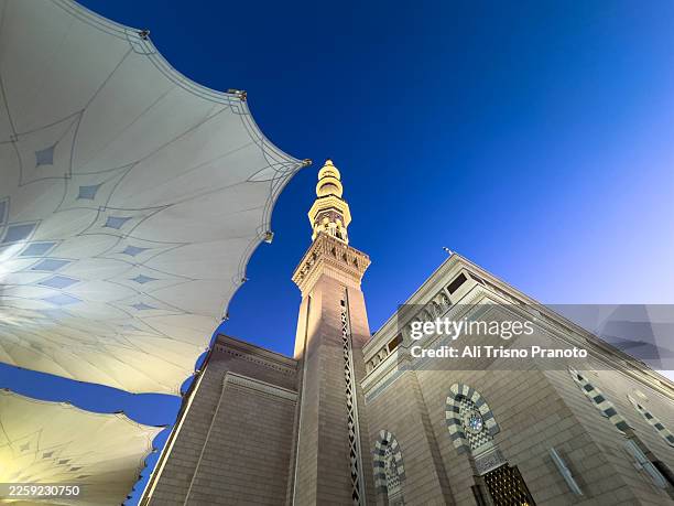 al-masjid an-nabawi, medina, saudi arabia - eid ul fitr stock pictures, royalty-free photos & images