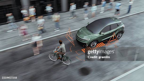 schnellfahrendes auto mit projizierten anzeigen, die verkehrselemente identifizieren - projektion stock-fotos und bilder