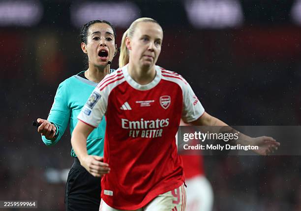 Referee, Katia Itzel Garciagestures interacts with Beth Mead of Arsenal during the FIFA Women's Champions Cup 2026 Final match between Arsenal Women...