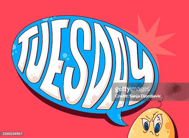 dienstagstext in blauer sprechblase mit wütender cartoon-eifigur - dienstag stock-grafiken, -clipart, -cartoons und -symbole