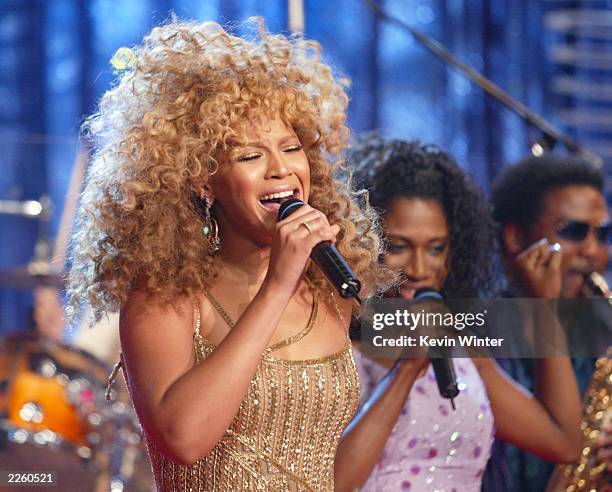 249 Beyonce Knowles July 2002 Stock Photos, High-Res Pictures, and