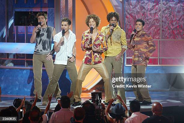 The cast of American Idol at FOX-TV's "American Idol" finale at the Kodak Theatre in Hollywood, Ca. Wednesday, Sept. 4, 2002. Photo by Kevin...