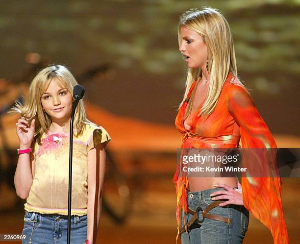 Britney Spears and her sister Jamie Lynn Spears at "The Teen Choice Awards 2002" at the Universal Amphitheatre in Los Angeles, Ca. Sunday, August 4,...