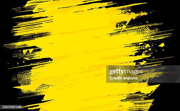 illustrazioni stock, clip art, cartoni animati e icone di tendenza di grunge action dipingenza, pennellate texturizzate, contorno, sfondo della cornice. - sfondo giallo