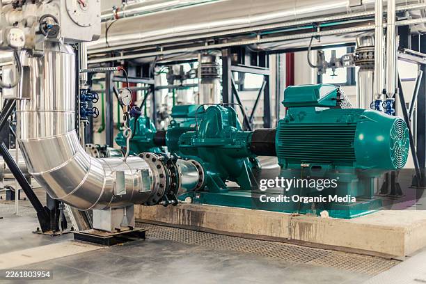 industrial pumping station with large electric motors - compressor stockfoto's en -beelden