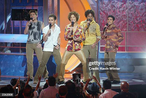 The cast of American Idol at FOX-TV's "American Idol" finale at the Kodak Theatre in Hollywood, Ca. Wednesday, Sept. 4, 2002. Photo by Kevin...