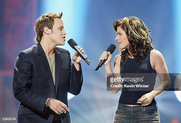 Kelly Clarkson and UK Pop Idol winner, Will Young at the Kodak Theatre in Hollywood, Ca., Sept. 4, 2002.