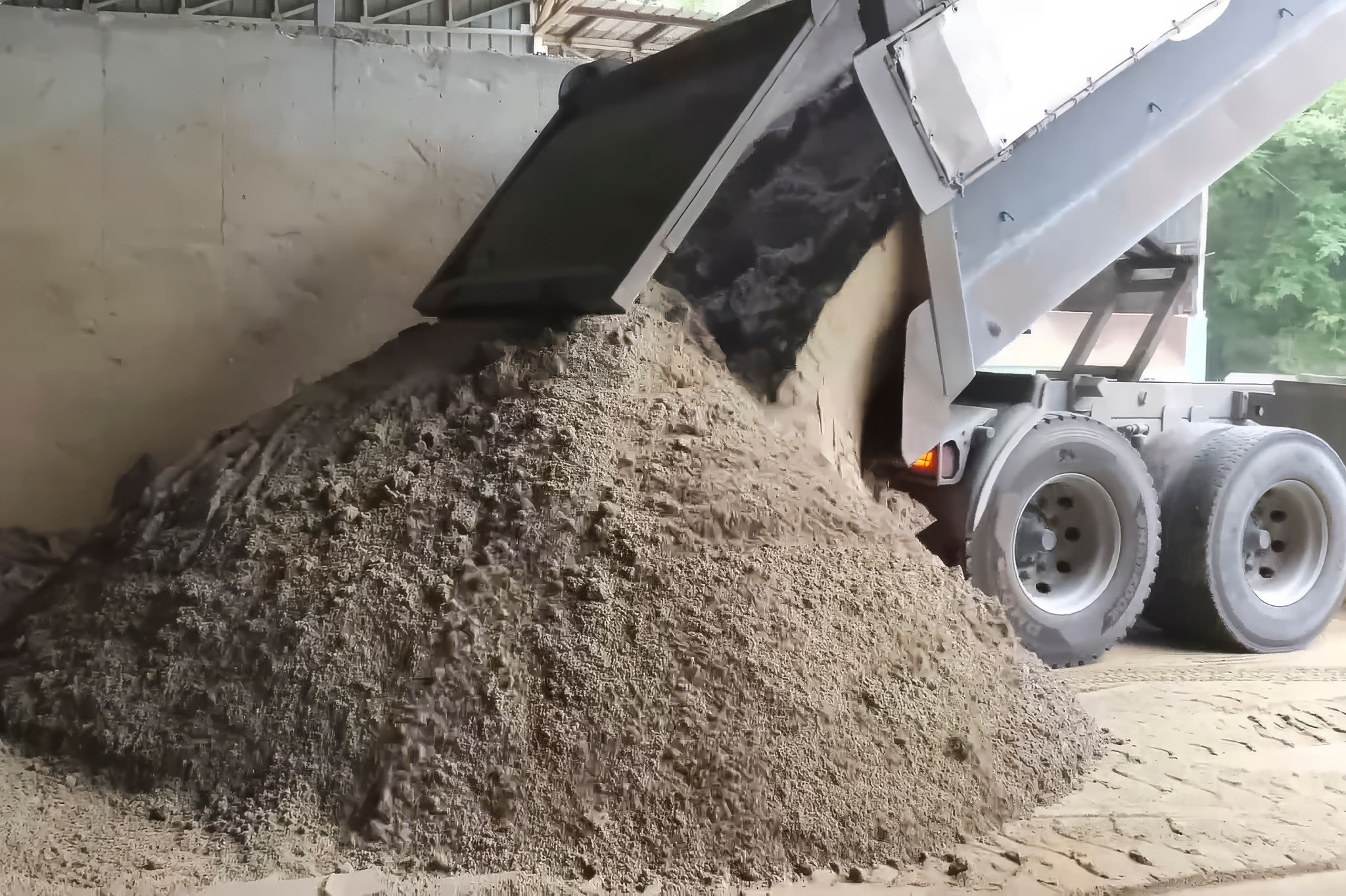 dumping trailer technique