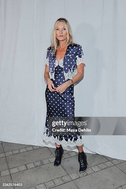 Kate Moss attends the Los Angeles premiere of "Sandiwara" on February 19, 2026 in Los Angeles, California.