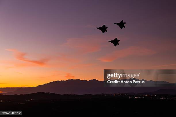 fighter jets at sunset. military aviation - guerra civil imagens e fotografias de stock