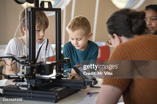 Kids Learn to Program a 3D Printer Kids Learn to Program a 3D Printer