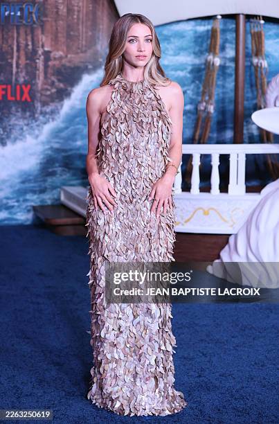 Emily Rudd Peace 391 Emily Rudd Photos & High Res Pictures - Getty Images