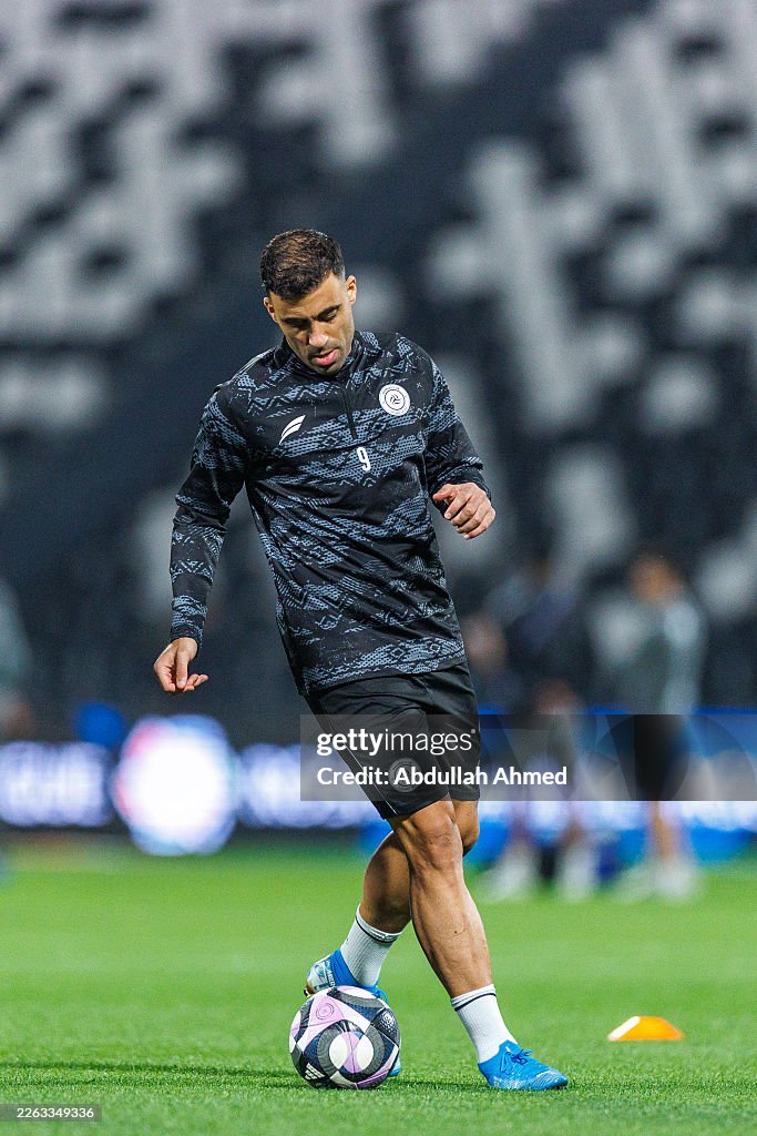 Hamdallah Abderrazak Hamdallah of AL Shabab warms up during the Saudi Pro... News ...