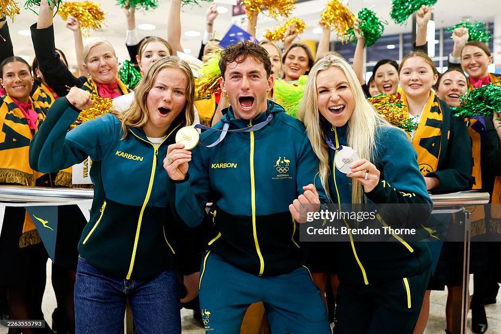 Australian Winter Olympic Medallists Cooper Woods & Danielle Scott Arrive Home