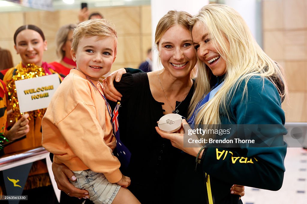 Australian Winter Olympic Medallists Cooper Woods & Danielle Scott Arrive Home