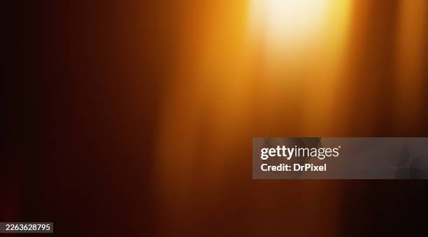 warm orange light leak abstract background with soft glow - efeito de luz imagens e fotografias de stock