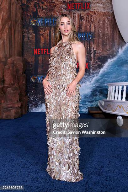 Emily Rudd Side 391 Emily Rudd Photos & High Res Pictures - Getty Images