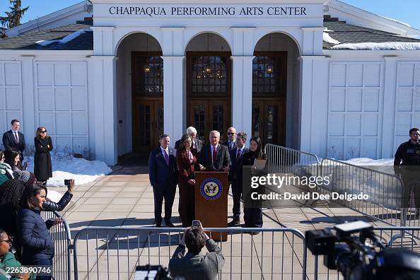 Bill And Hillary Clinton Give Deposition To House Oversight Committee On Epstein Connections Bill And Hillary Clinton Give Deposition To House Oversight Committee On Epstein Connections