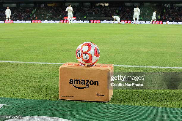 Voit Ball Box 36 Voit Soccer Ball Photos & High Res Pictures - Getty Images