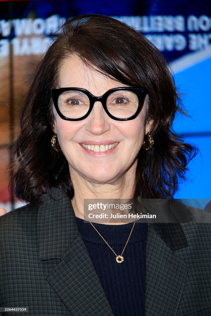 "Alter Ego" - Premiere