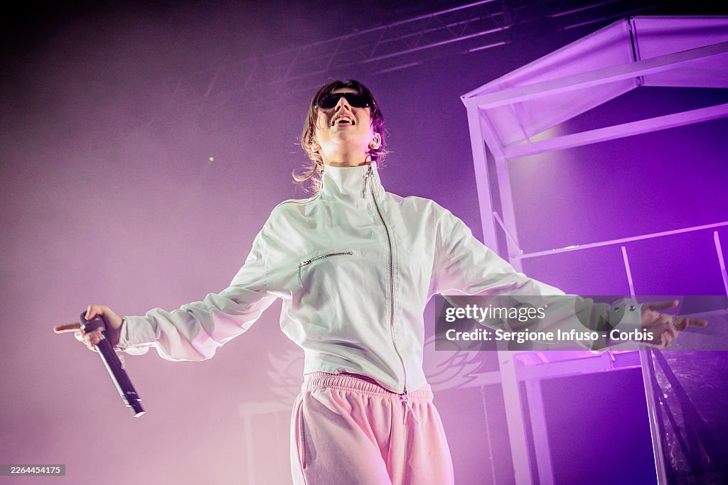 Ele A Performs In Milan