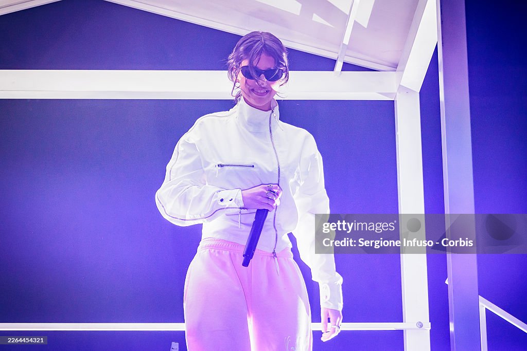 Ele A Performs In Milan