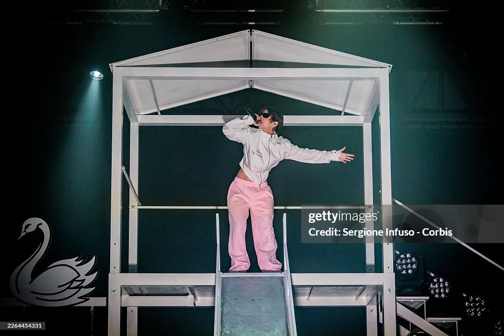 Ele A Performs In Milan