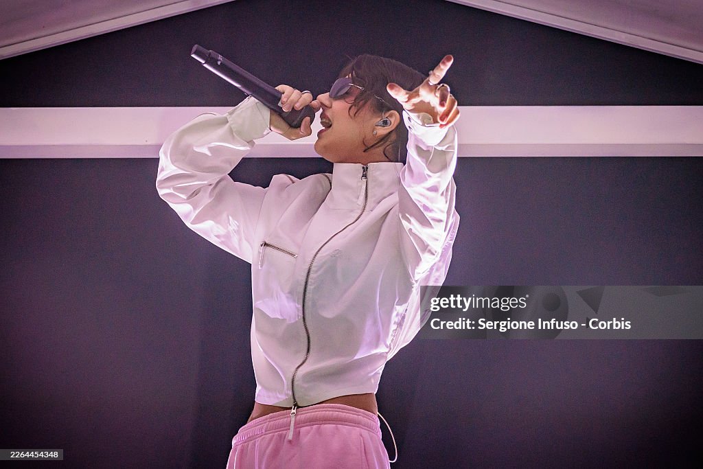 Ele A Performs In Milan