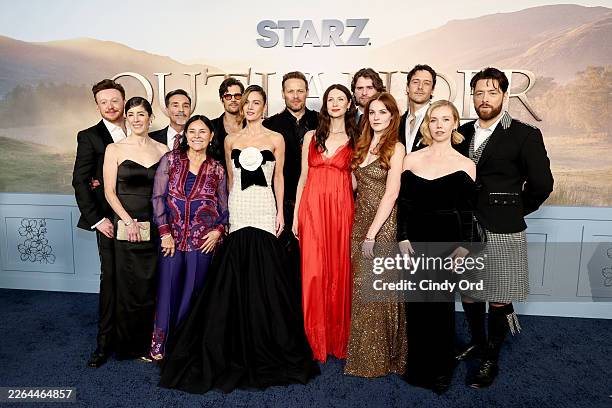 John Bell, Maril Davis, Matthew B. Roberts, Diana Gabaldon, David Berry, Sophie Skelton, Sam Heughan, Caitríona Balfe, Charles Vandervaart, Izzy...