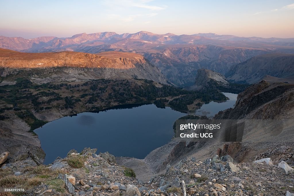Alpine upland sculpted by glacial erosion, Twin Lakes, Beartooth Plateau, Montana