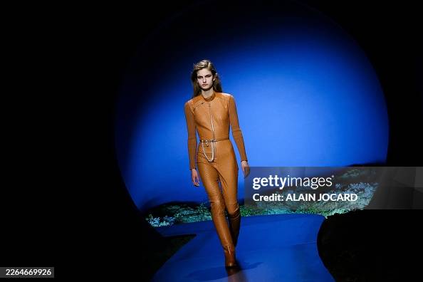 FASHION-FRANCE-WOMEN-HERMES FASHION-FRANCE-WOMEN-HERMES