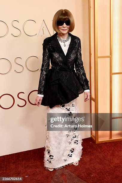 Anna Wintour attends the 98th Oscars at Dolby Theatre on March 15, 2026 in Hollywood, California.