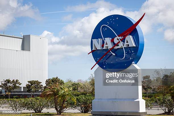 NASA eyes bulk rocket purchases to support $30B moon base plan (SPCX ...