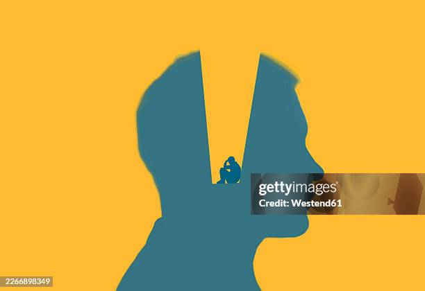 stockillustraties, clipart, cartoons en iconen met silhouette profile illustration reflecting isolation and mental health - eenzaamheid