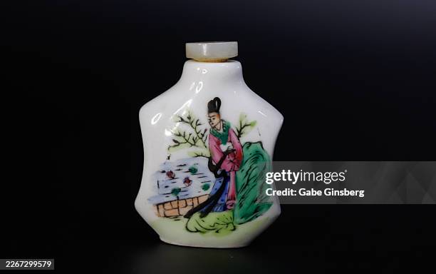 167 Chinese Snuff Bottle Stock Photos, High-Res Pictures, and