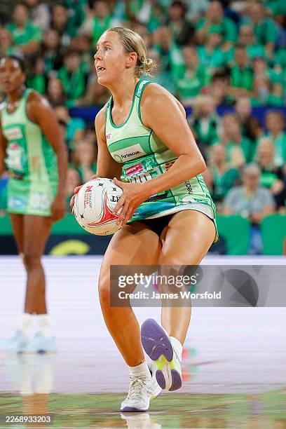 Jess Anstiss of the Fever looks to pass during the round three Super Netball match between West Coast Fever and Giants Netball at RAC Arena, on March...
