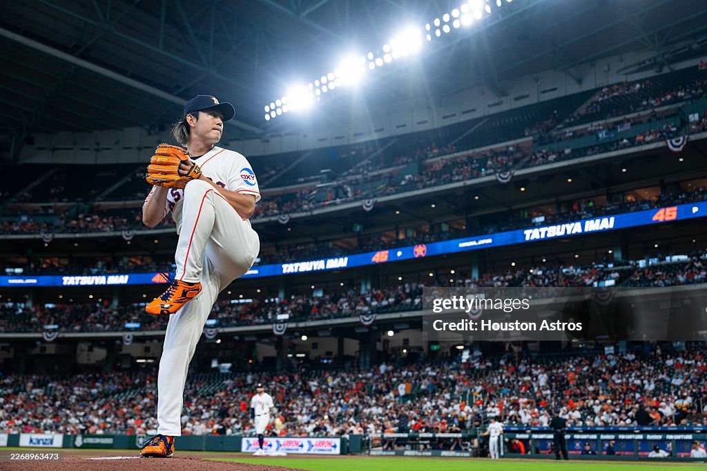 Los Angeles Angels v Houston Astros