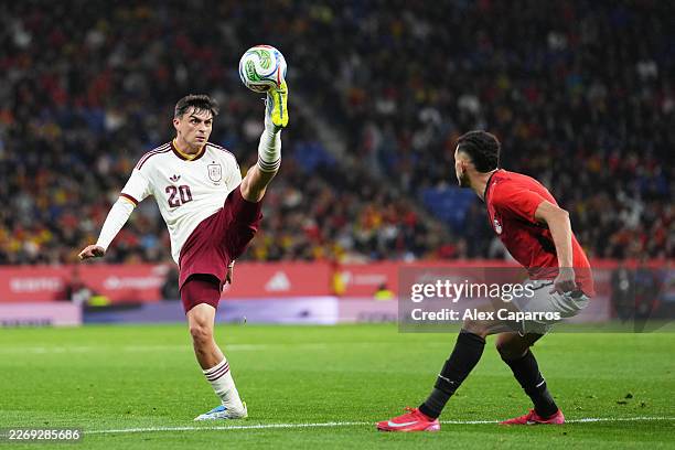 Pedri of Spain controls the ball during an international friendly match between Spain and Egypt at RCDE Stadium on March 31, 2026 in Barcelona, Spain.