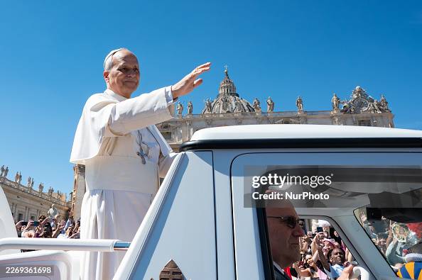 Pope Leo XIV Celebrates The Easter Mass In St. Peteras Square At The Vatican Pope Leo XIV Celebrates The Easter Mass In St. Peteras Square At The Vatican